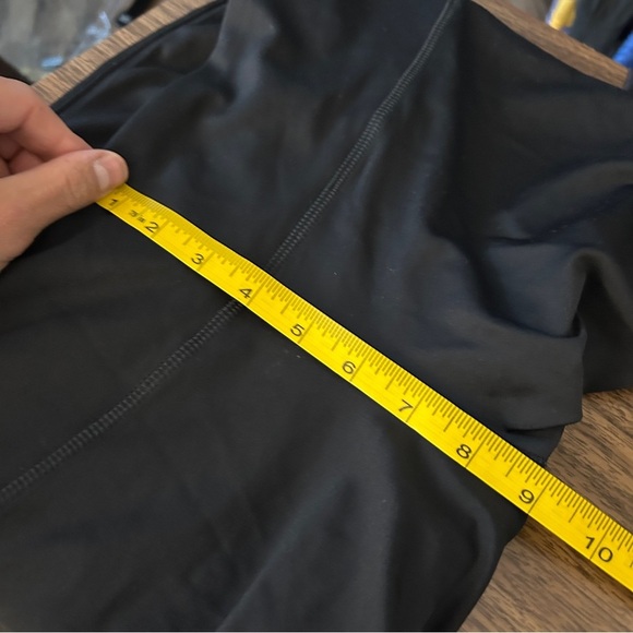 💕 Under armour cropped Black Compression Leggings L - Picture 6 of 8